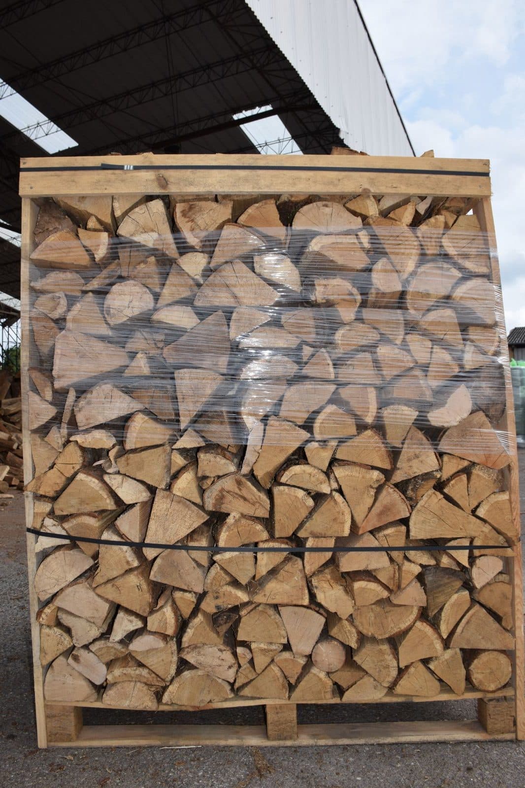Bois de chauffage sec sur palette – 25 cm